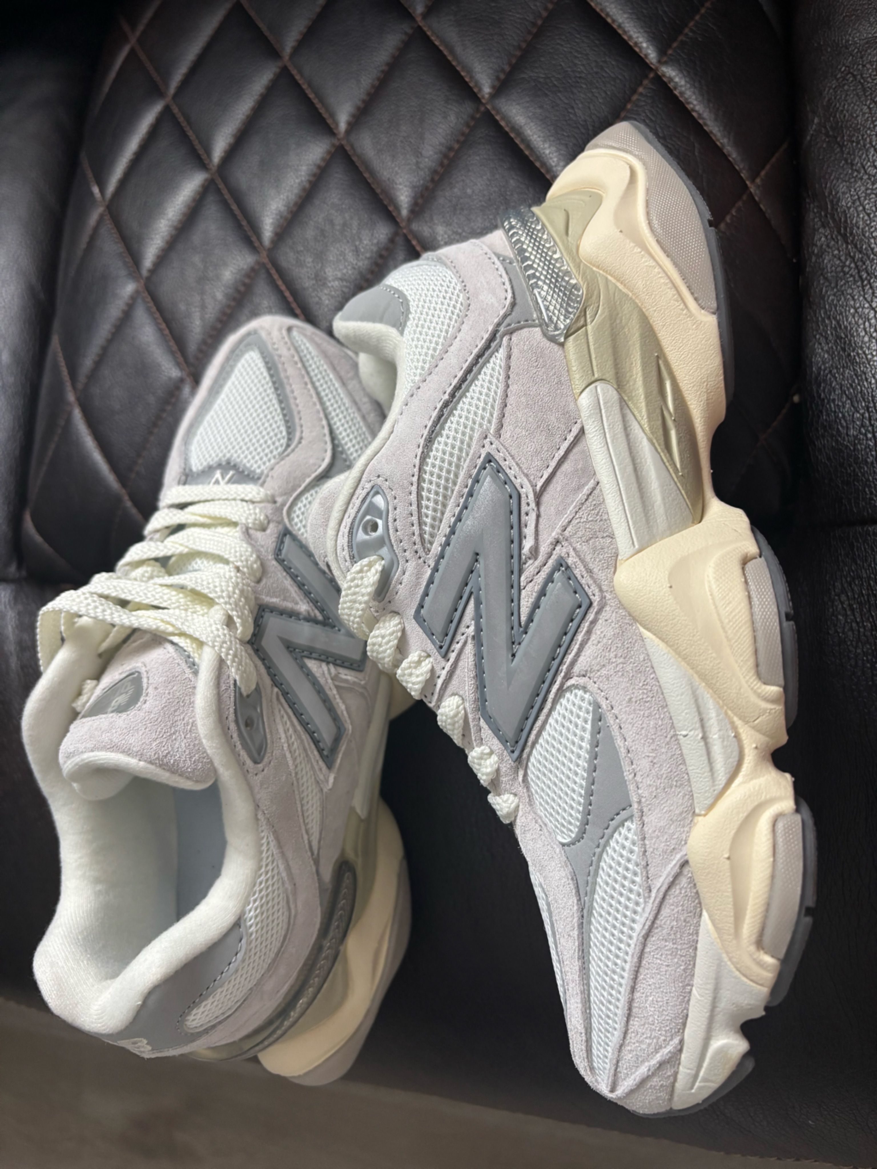 New Balance Women's Chunky Sneaker In Gray And Cream